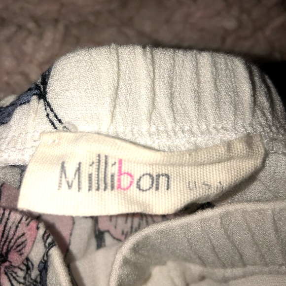 Off the shoulder Tee - Picture 3 of 3